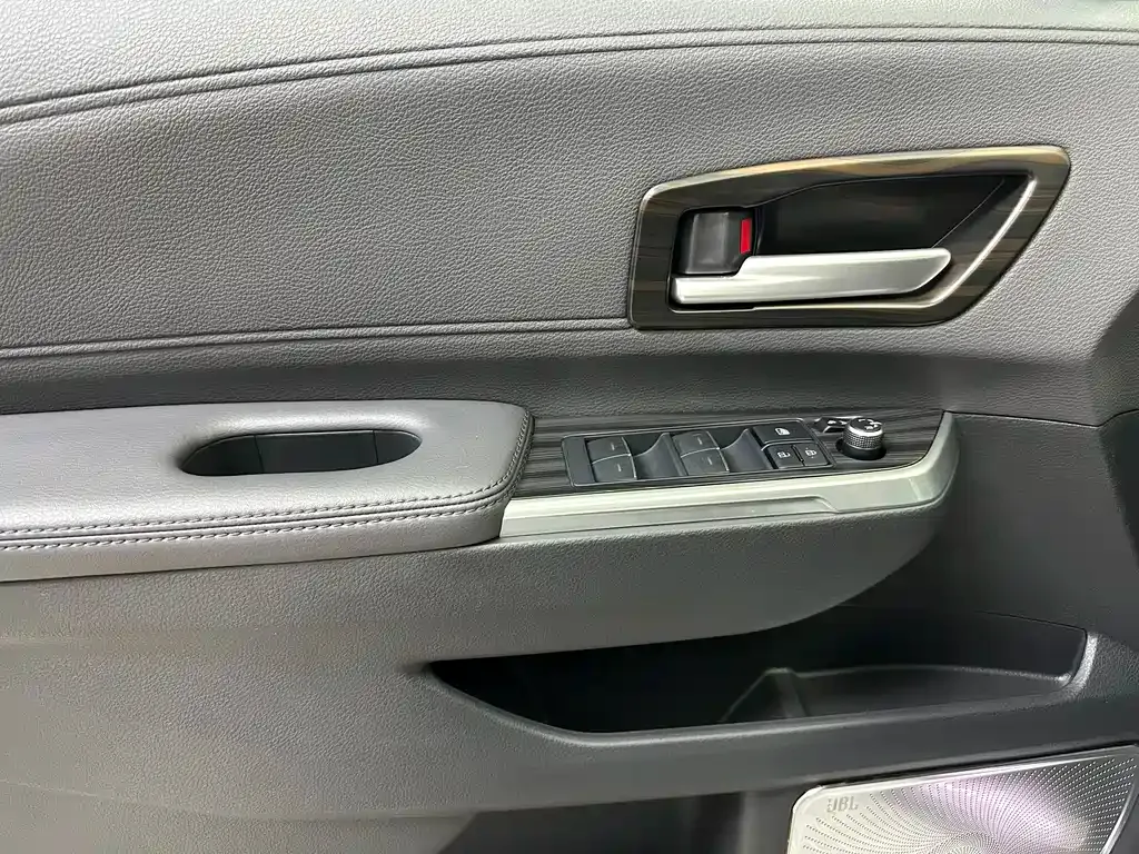 Toyota Sienna — фото 9