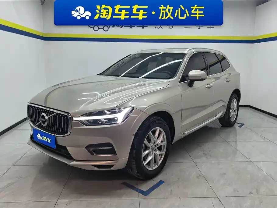 Volvo XC60 — фото 1