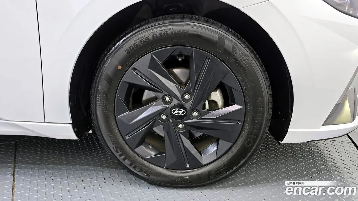 Hyundai AVANTE — фото 2