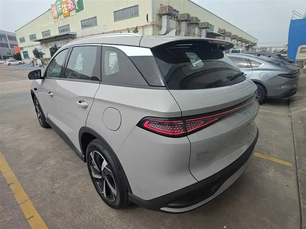 BYD Seal 05 DM-i — фото 9