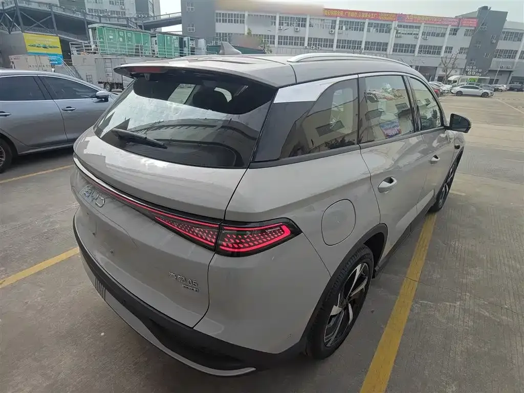 BYD Seal 05 DM-i — фото 6