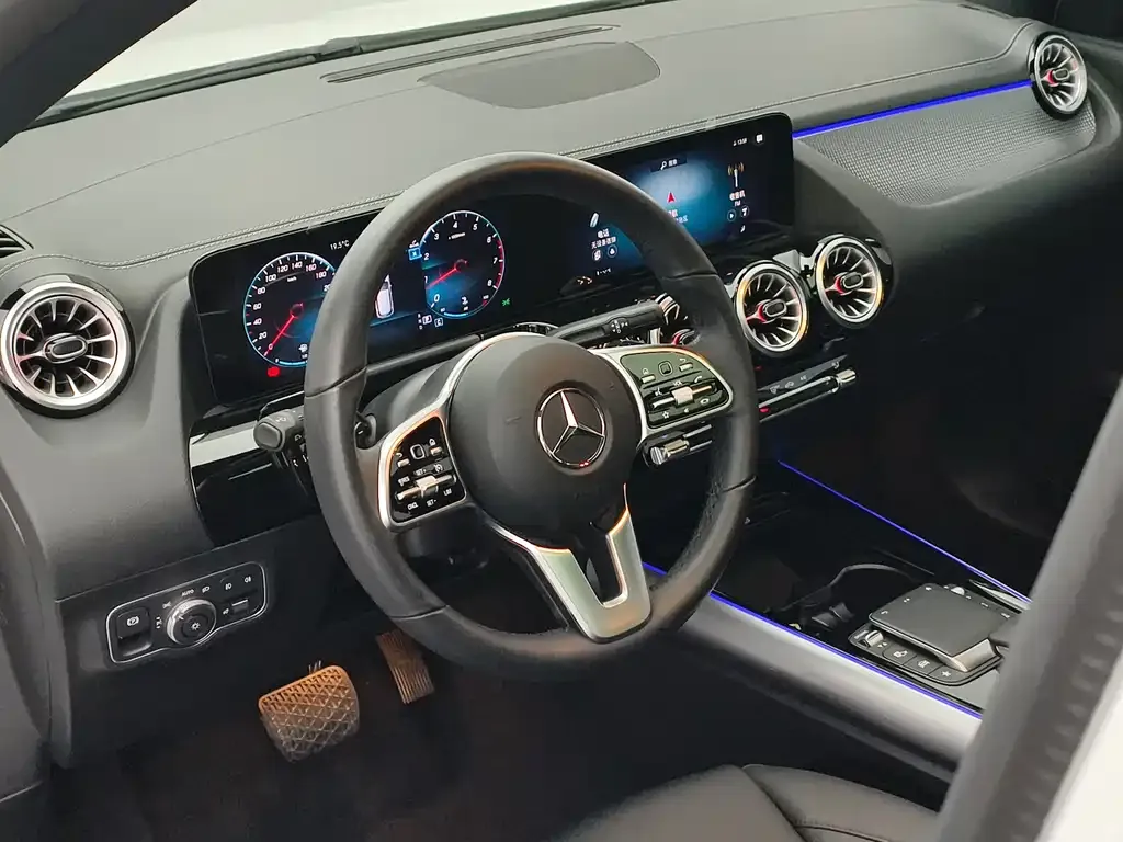 Mercedes-Benz GLA — фото 10
