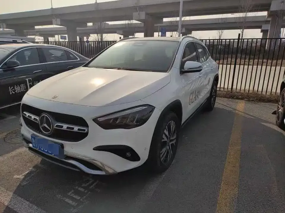 Mercedes-Benz GLA — фото 1