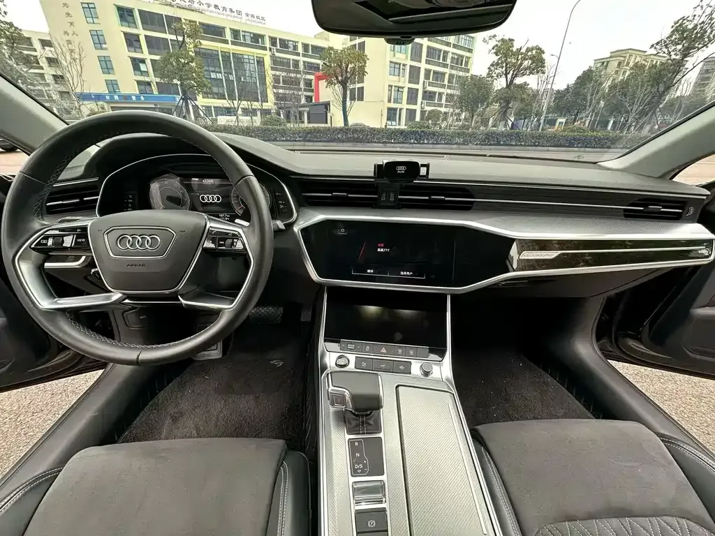 Audi A7L — фото 3