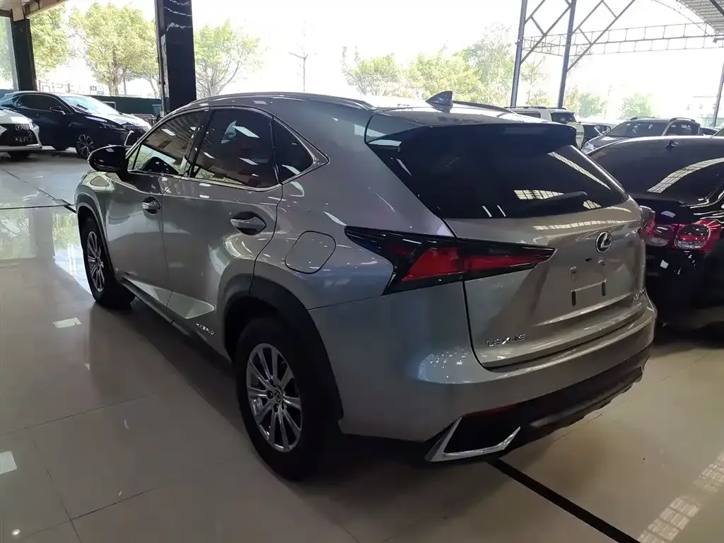 Lexus NX — фото 7