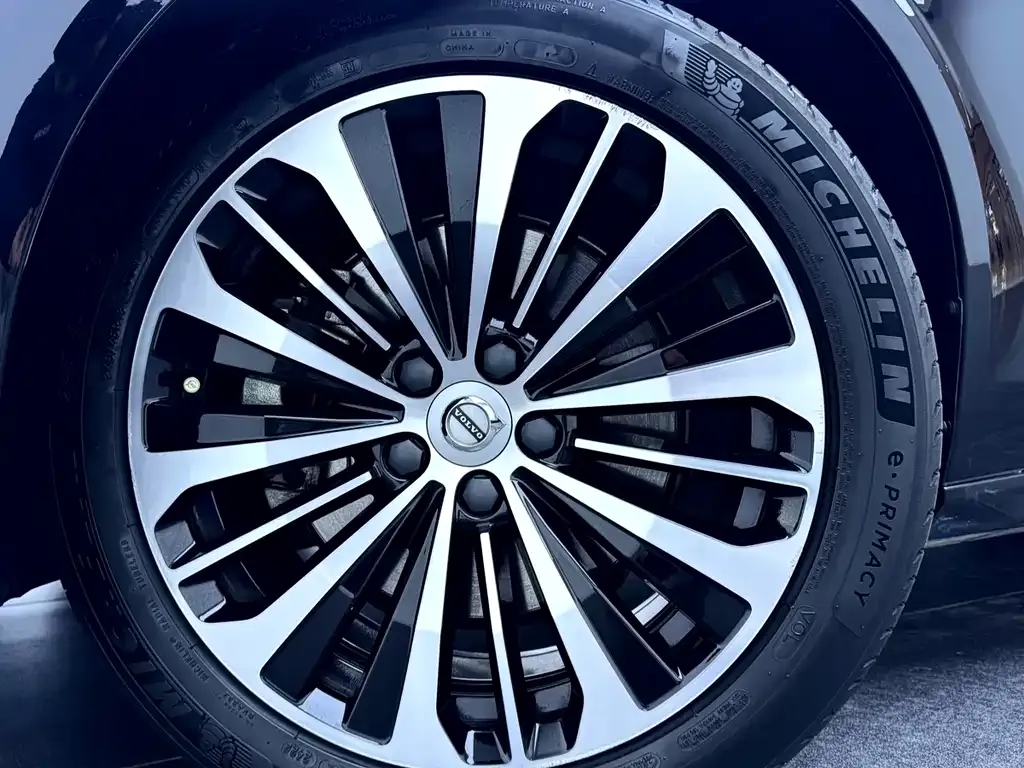 Volvo S90 — фото 9