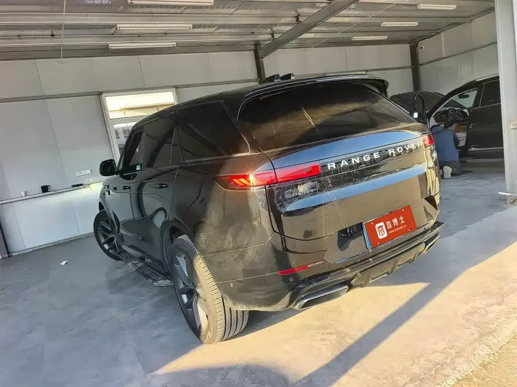 Land Rover Sport — фото 1