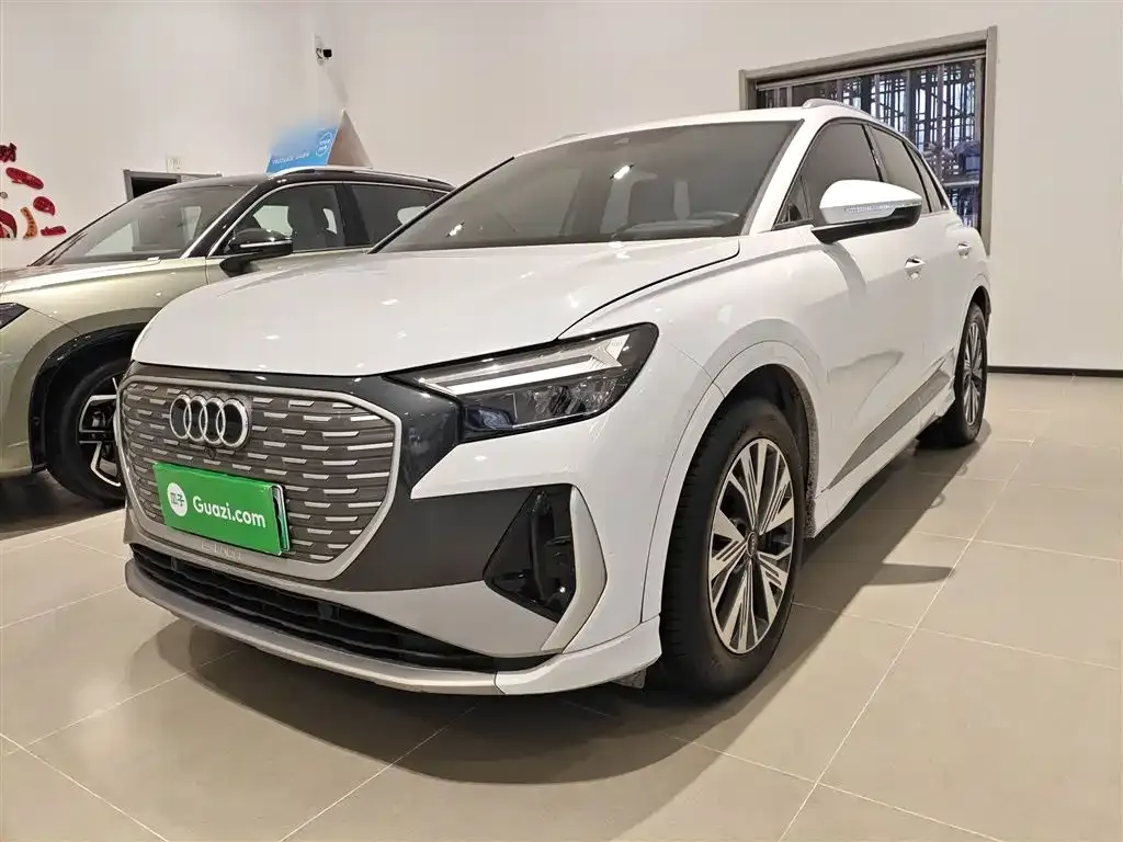 Audi Q4 e-tron — фото 4