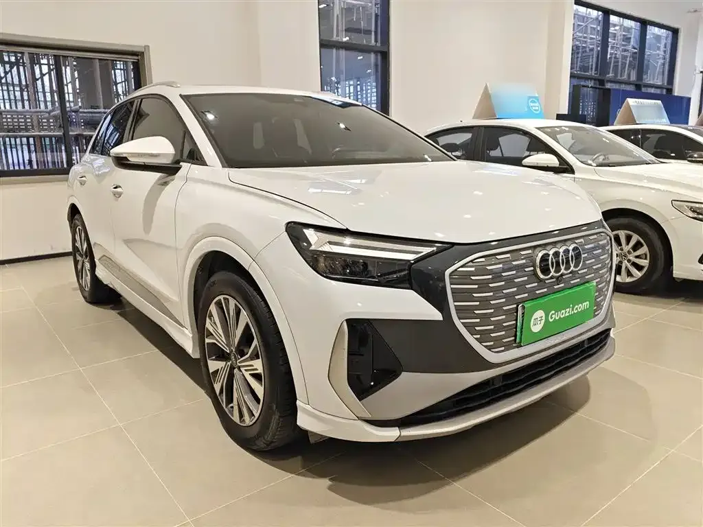 Audi Q4 e-tron — фото 8
