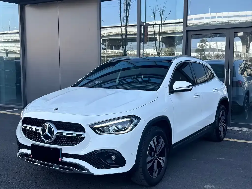 Mercedes-Benz GLA — фото 1