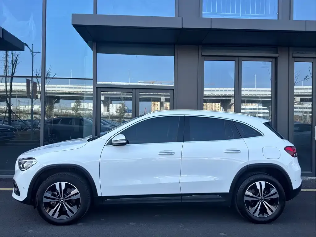 Mercedes-Benz GLA — фото 10