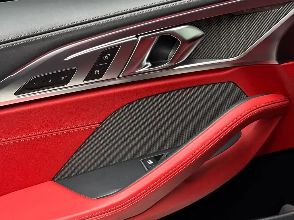 BMW 8 Series — фото 10