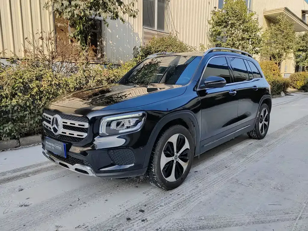Mercedes-Benz GLB — фото 1