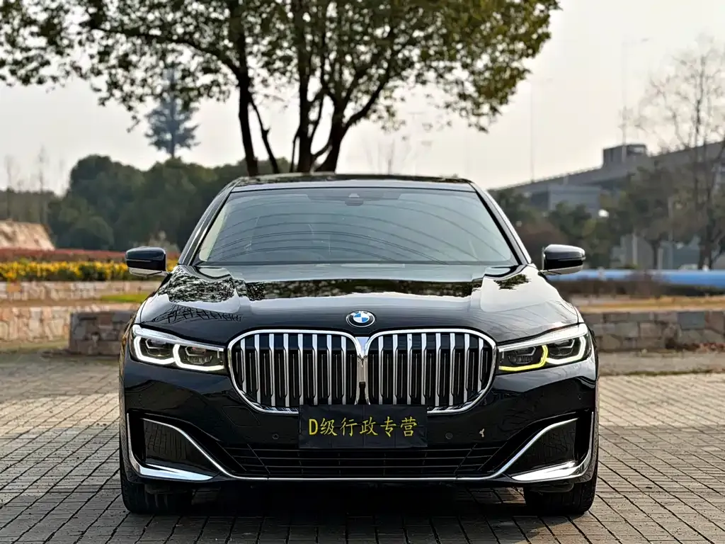 BMW 7 Series — фото 9