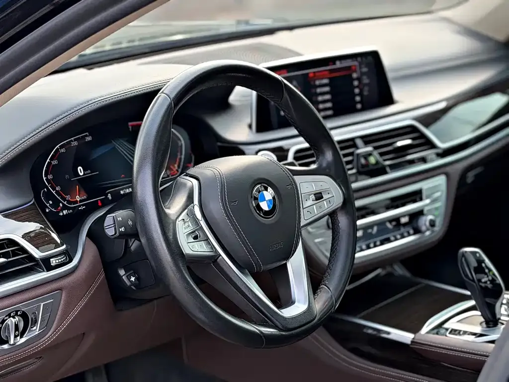 BMW 7 Series — фото 4