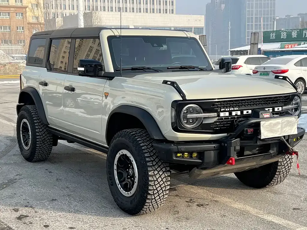 Ford Bronco — фото 8