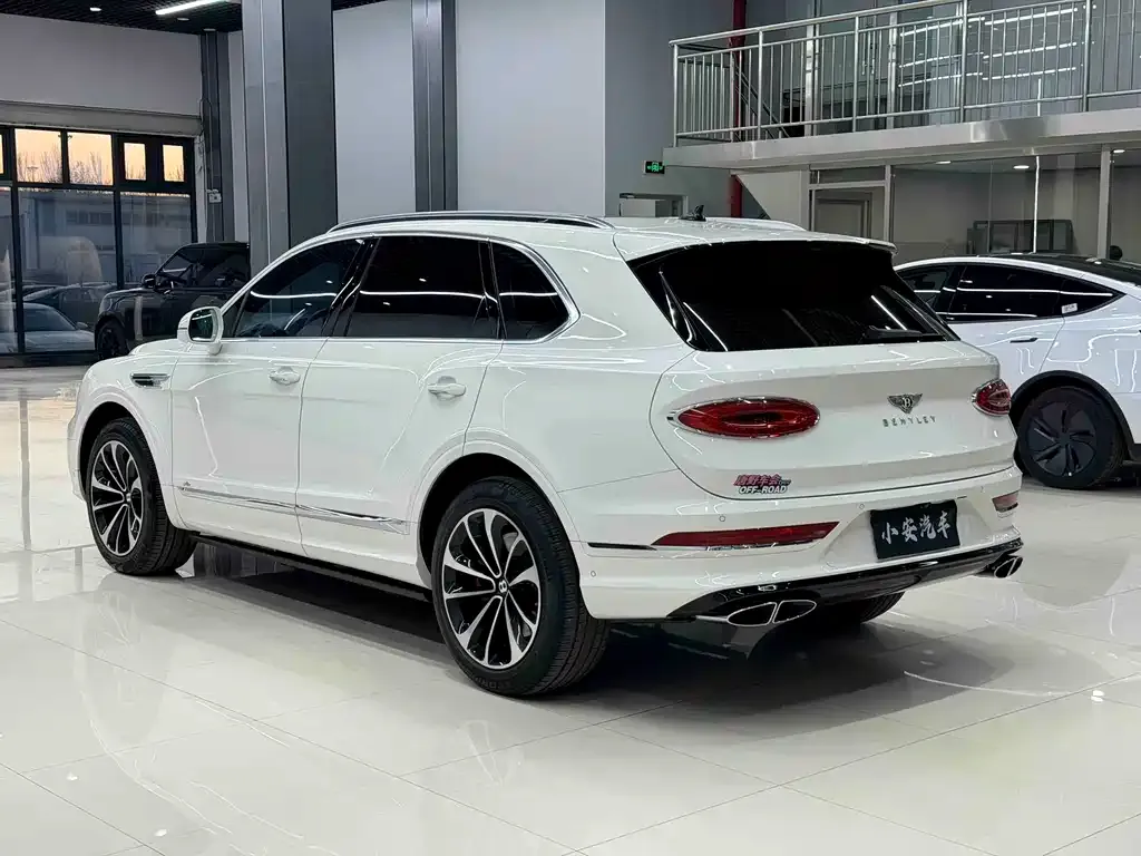 Bentley Bentayga — фото 6