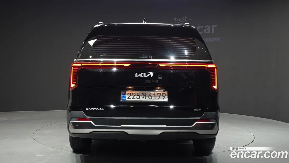 Kia Carnival — фото 4