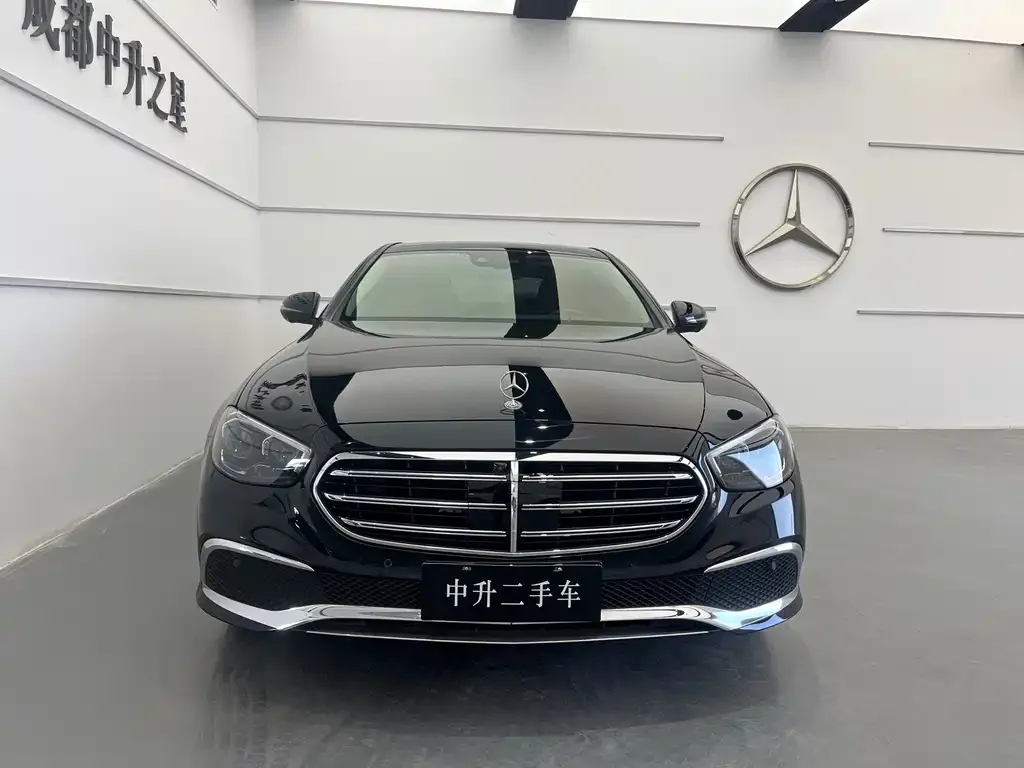 Mercedes-Benz E-Class — фото 2
