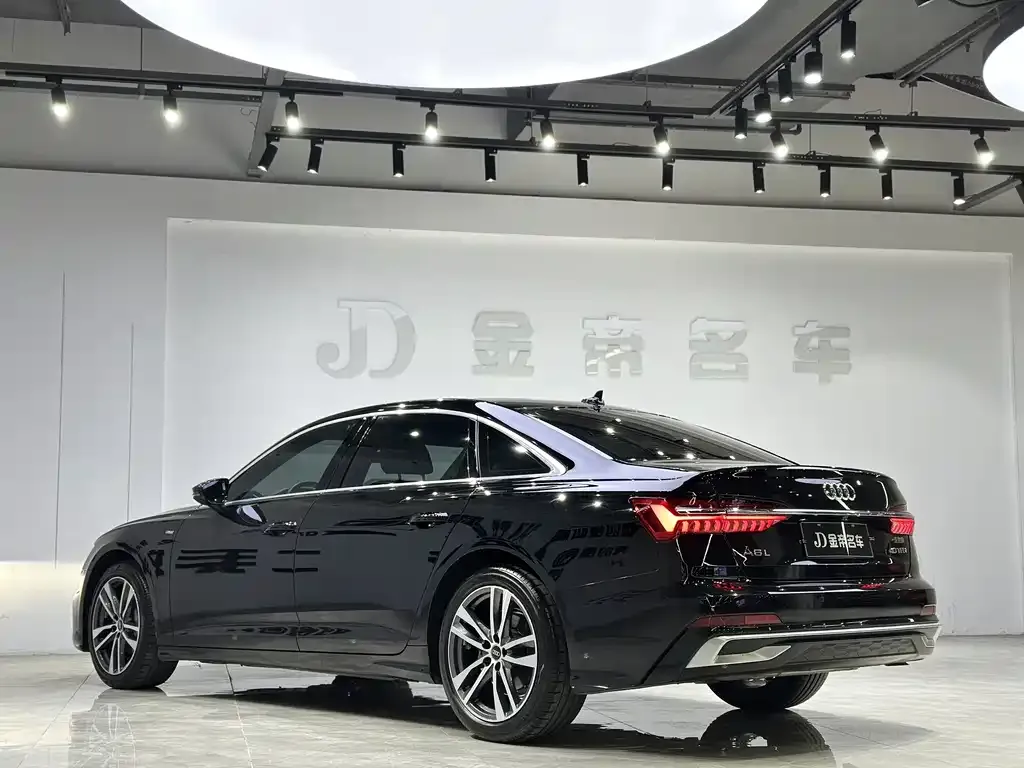 Audi A6L — фото 10