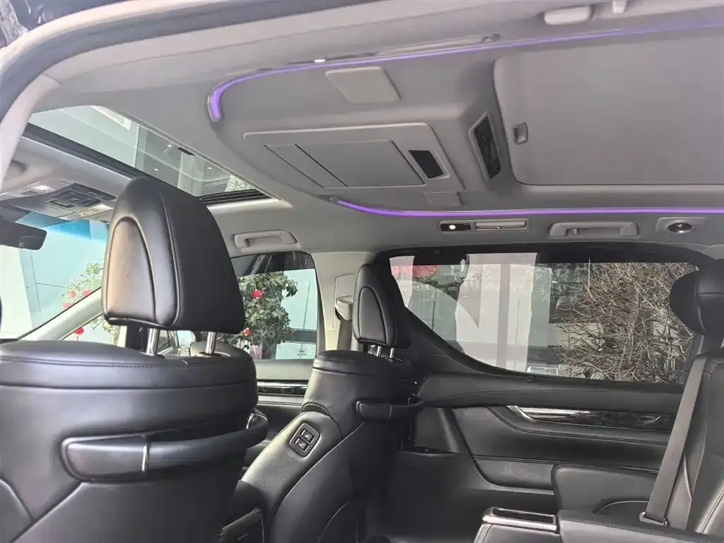 Toyota Vellfire — фото 6
