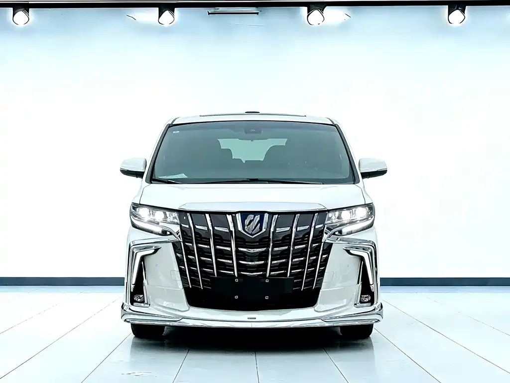 Toyota Alphard — фото 2