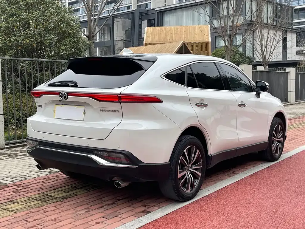 Toyota Harrier — фото 10