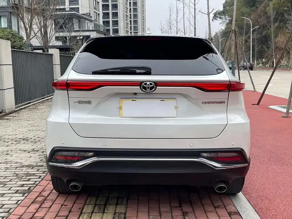 Toyota Harrier — фото 8