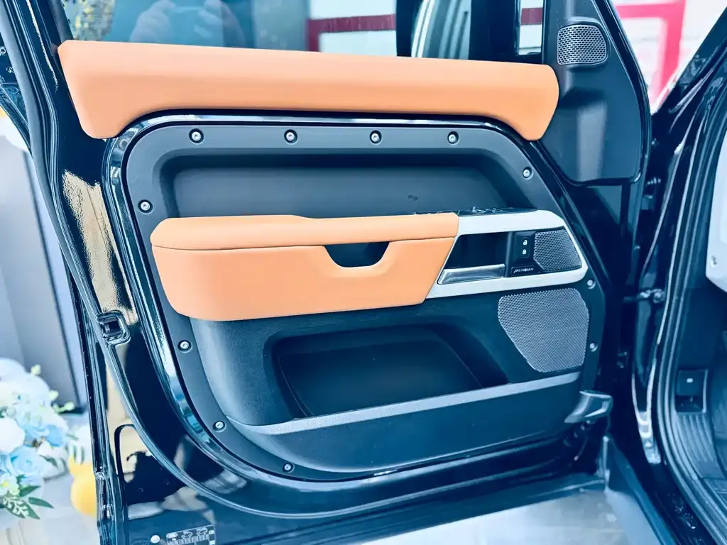 Land Rover Defender — фото 2