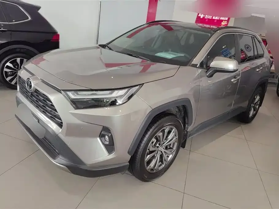Toyota RAV4 — фото 1