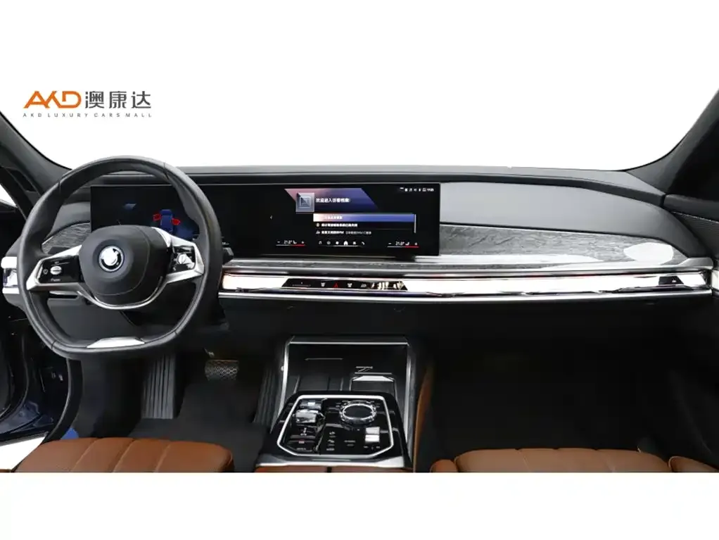 BMW i7 — фото 9