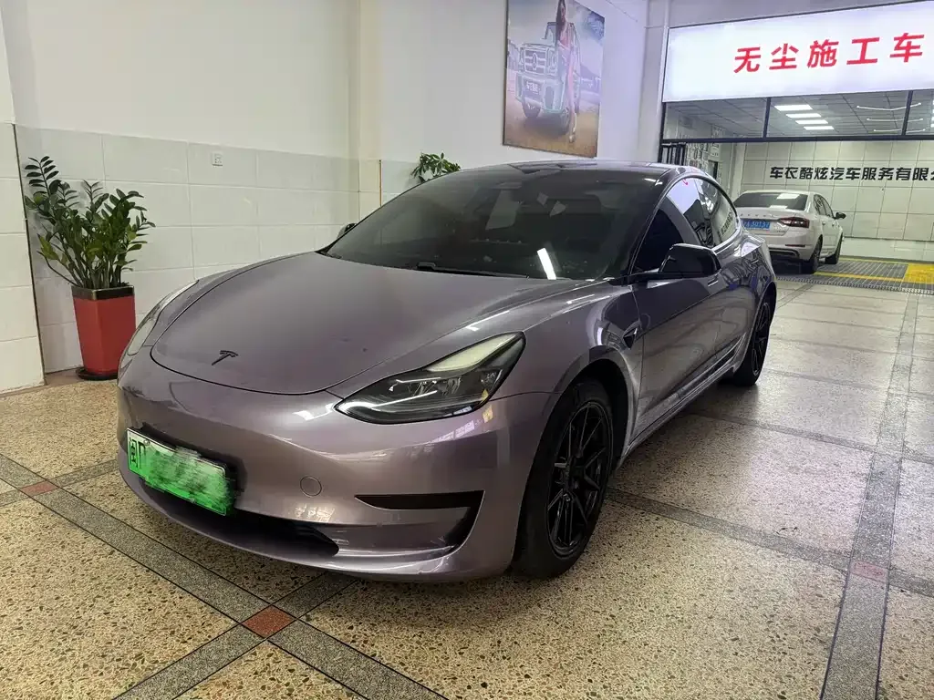 Tesla Model 3 — фото 1