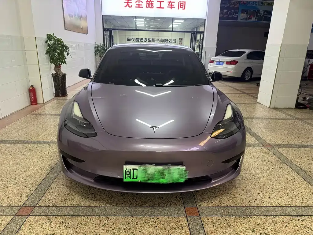 Tesla Model 3 — фото 10