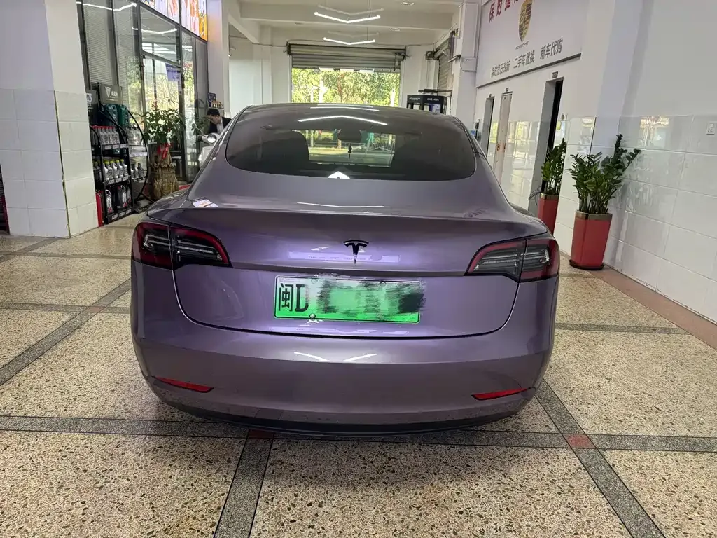 Tesla Model 3 — фото 8