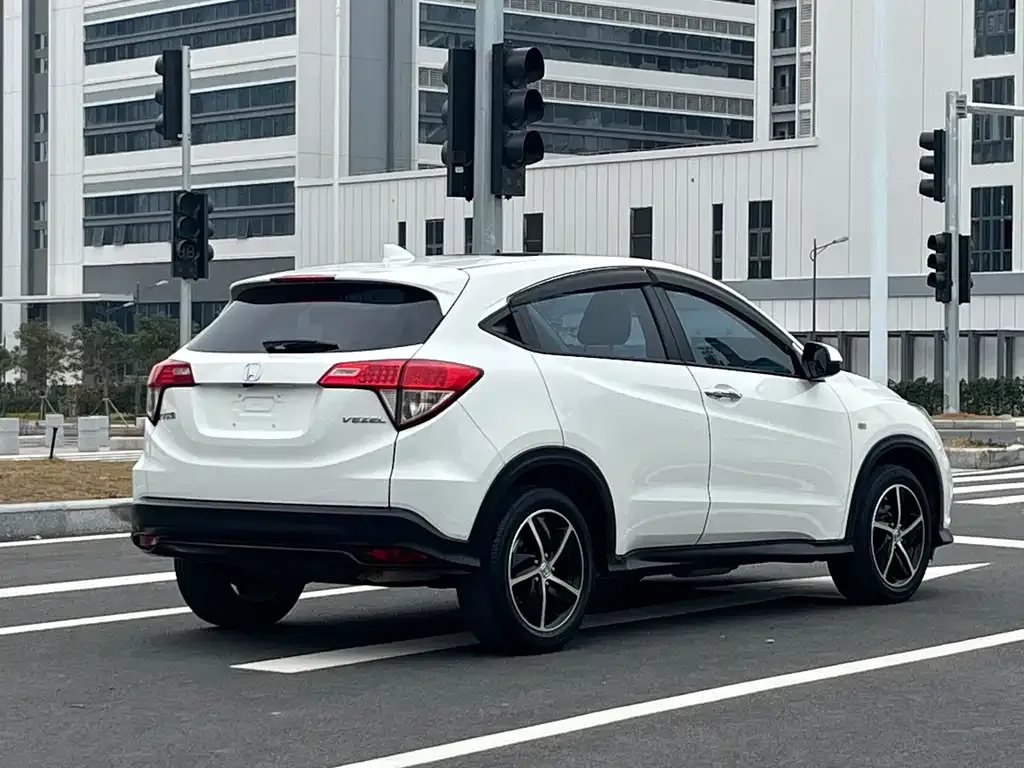 Honda Vezel — фото 4