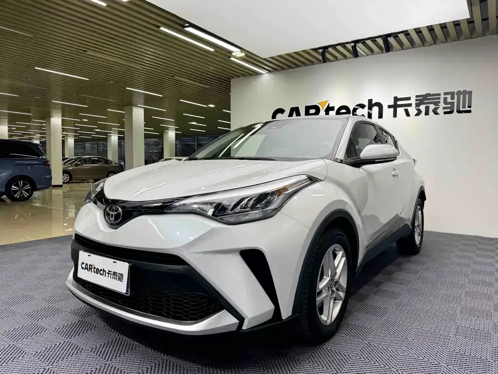 Toyota C-HR — фото 10