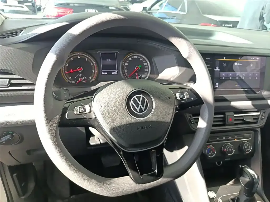 Volkswagen Tharu — фото 5