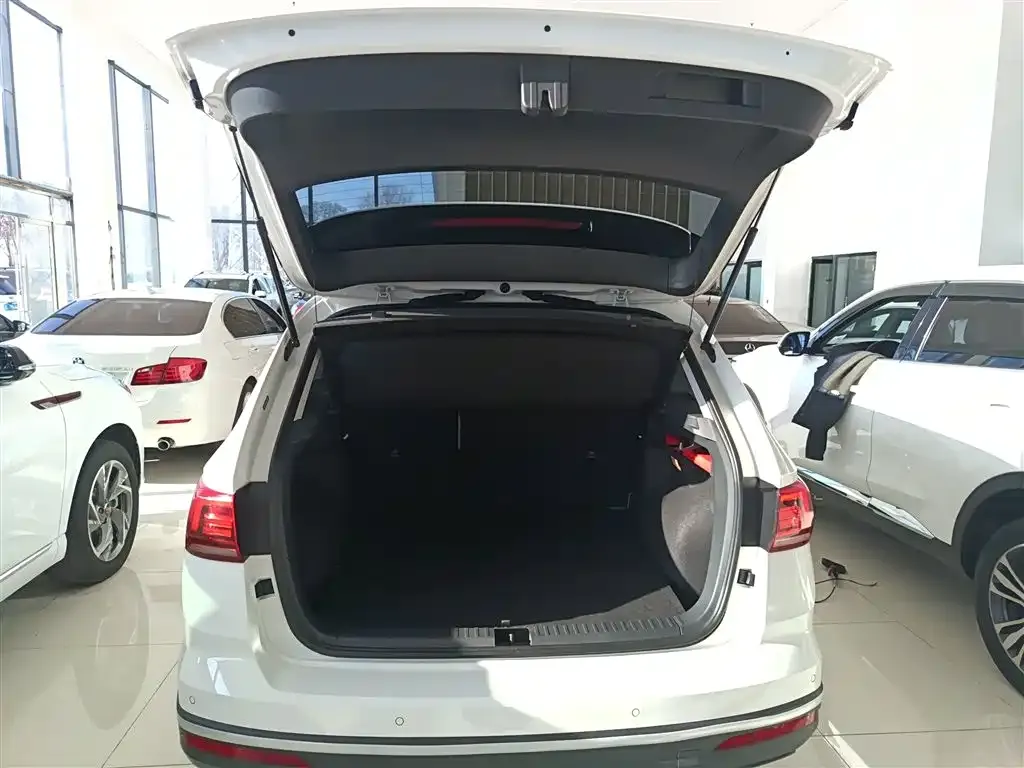 Volkswagen Tharu — фото 10