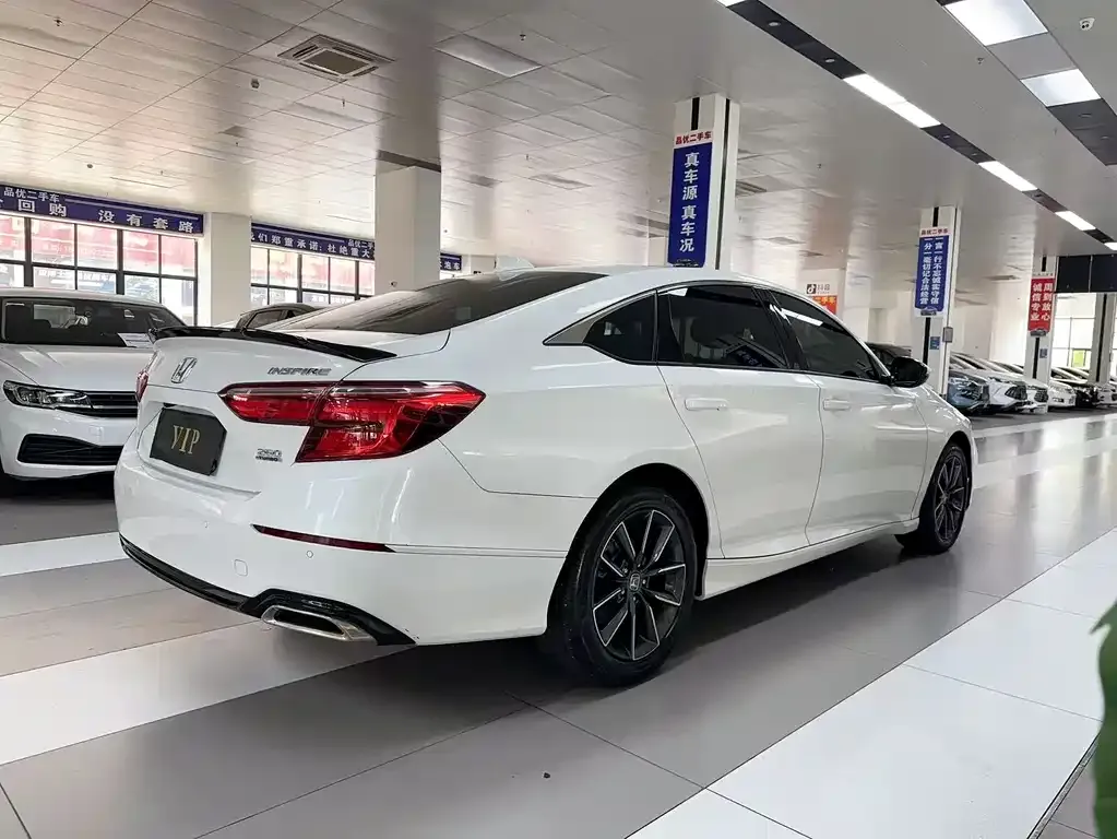 Honda Inspire — фото 6