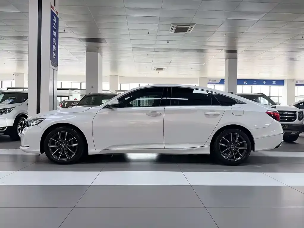 Honda Inspire — фото 8