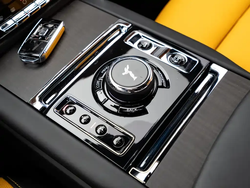 Rolls-Royce Cullinan — фото 8