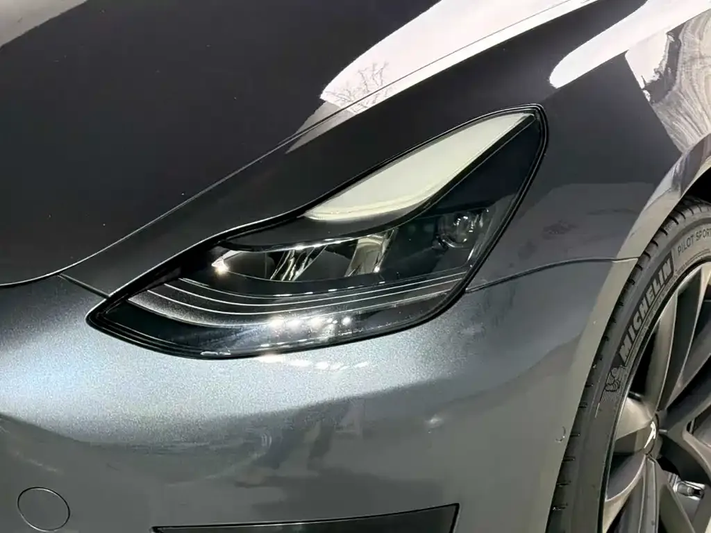 Tesla Model 3 — фото 6