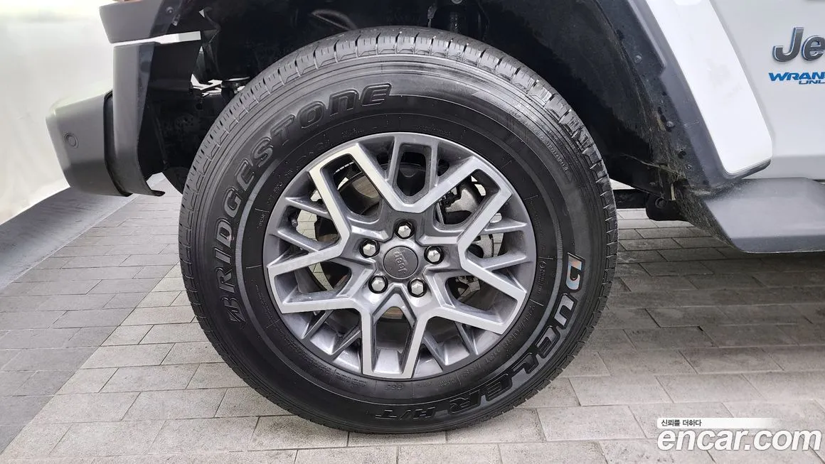 Jeep Wrangler — фото 10