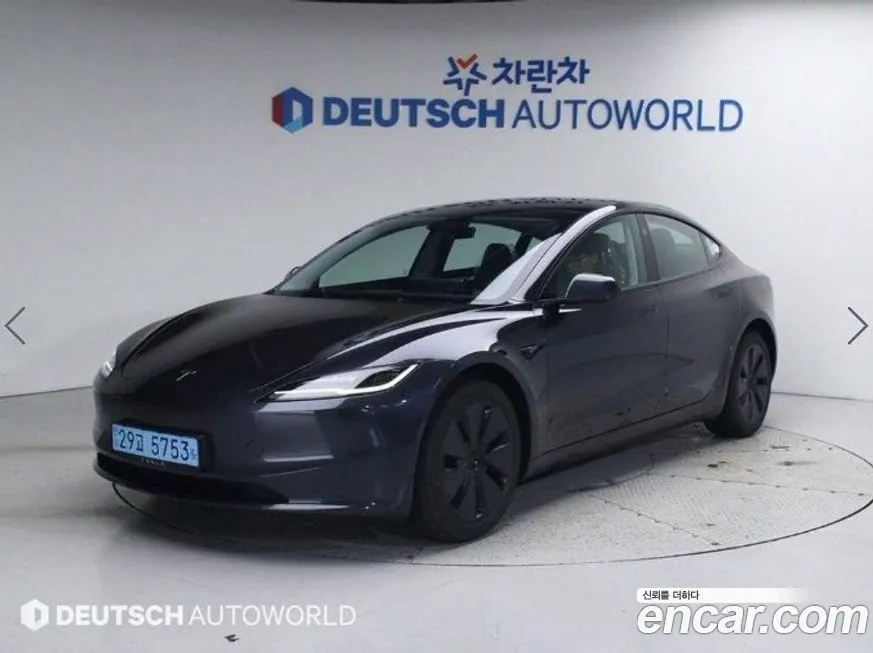 Tesla Model 3 — фото 1