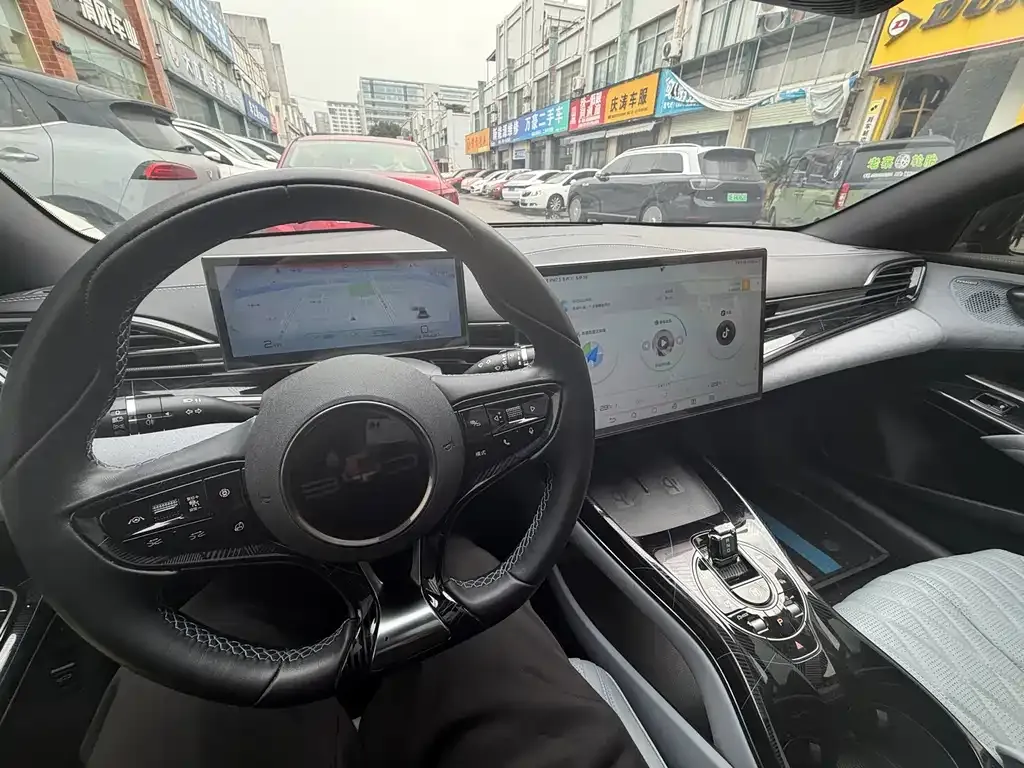 BYD Seal — фото 10