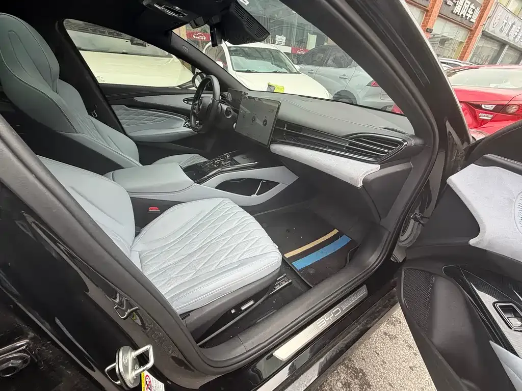 BYD Seal — фото 2