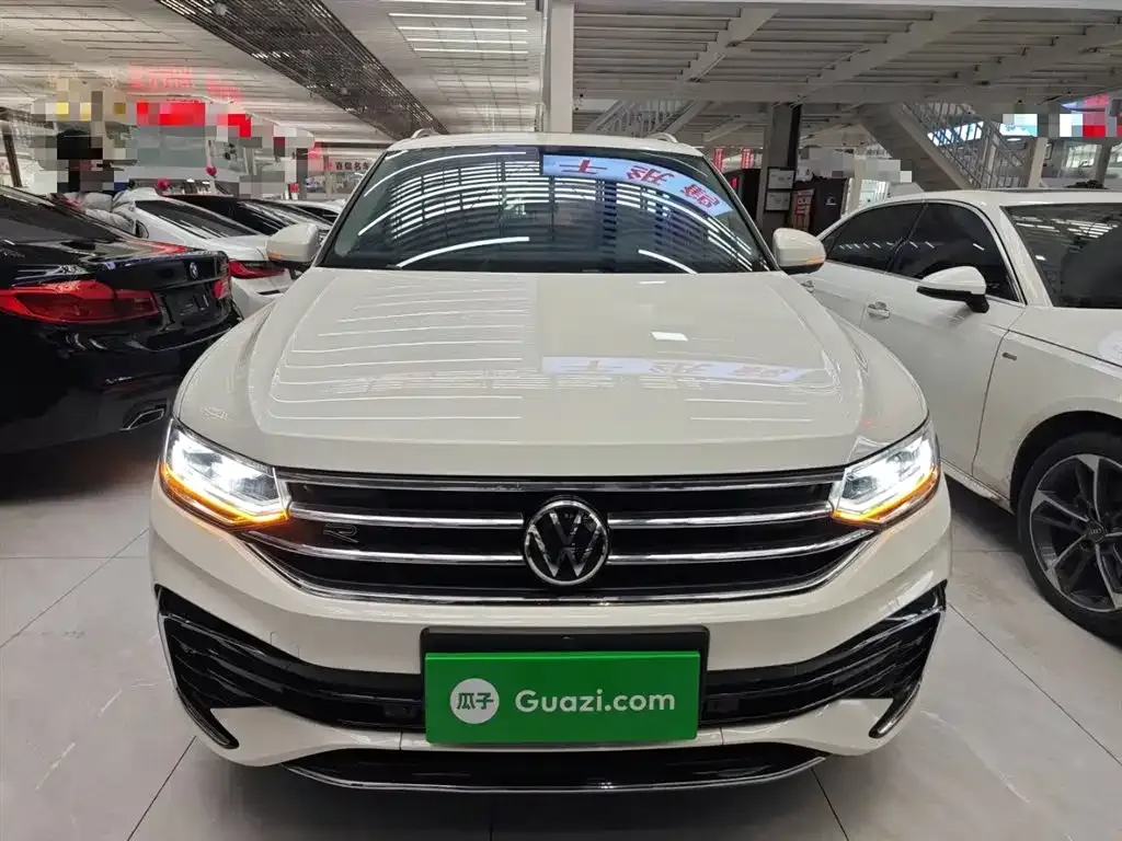 Volkswagen Tiguan L — фото 8
