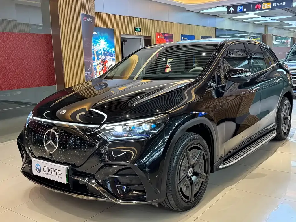 Mercedes-Benz EQE SUV — фото 1
