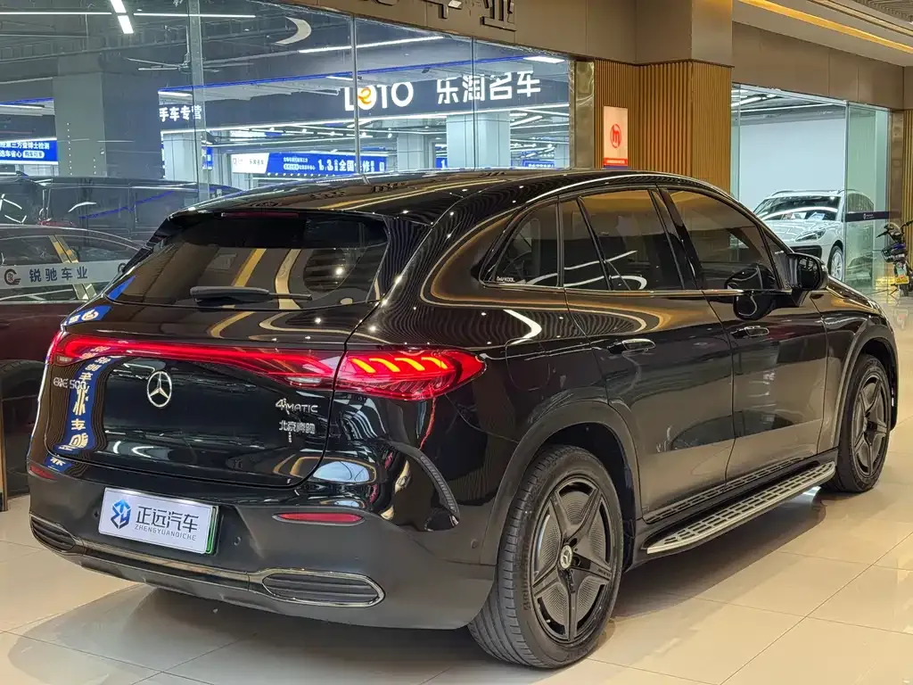 Mercedes-Benz EQE SUV — фото 10
