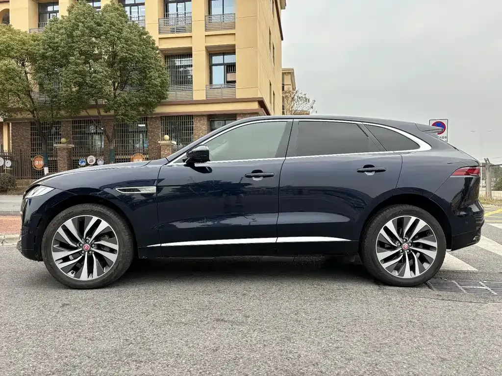 Jaguar F-PACE — фото 4